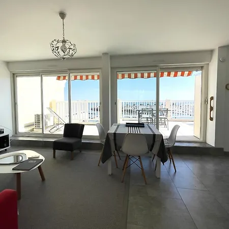 Apartment - Beau T2 Avec Grande Terrasse Vue Port - Fr-1-420-158 *